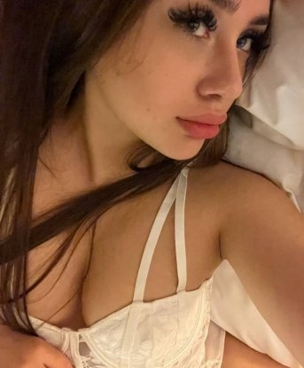 💋 Я создам незабываемую атмосферу нашей встречи, где ты сможешь полностью расслабиться и получить невероятное наслаждение. 😍 У меня много возможностей, чтобы удовлетворить тебя, и я гарантирую, что ты останешься доволен нашими играми. 😈 Также у меня есть отличные отзывы от предыдущих клиентов, которые оценили мои услуги. 🌟 Если ты хочешь узнать больше о моих фото и дополнительных услугах, пиши мне прямо сейчас! 💕 Тебя ждет незабываемый опыт в Москве! 🌆 Роза